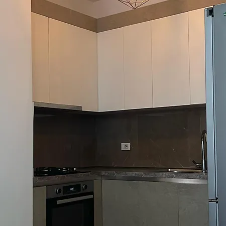 Lux, Don Bosko דירה טיראנה