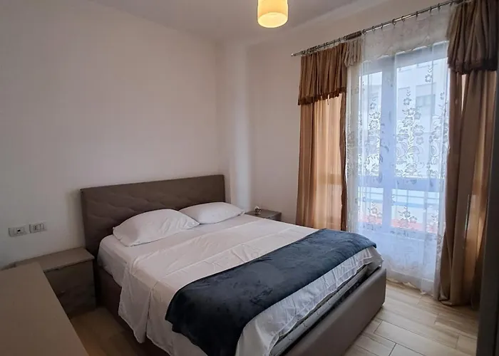 Lux, Don Bosko 地拉那