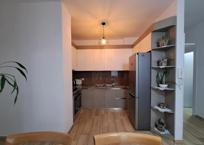 Lux, Don Bosko 公寓 地拉那