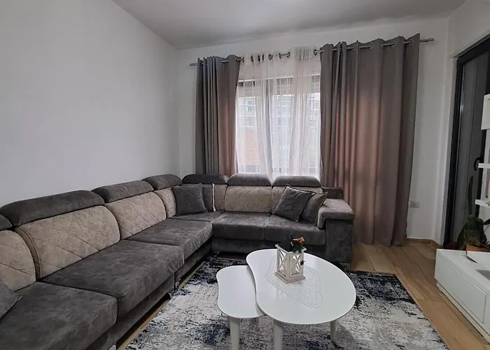 Lux, Don Bosko 公寓 地拉那